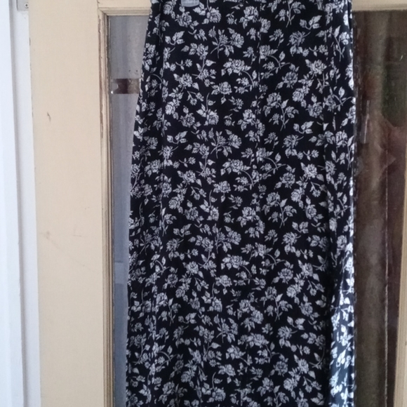 Meet your Posher, Wanda - Picture 3 of 4